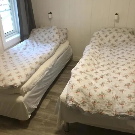 Apartment Nyrestaurert Leilighet Naer Byen Og Badeplass Arendal